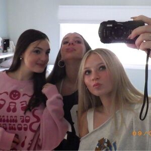 Meet your Posher, Mira